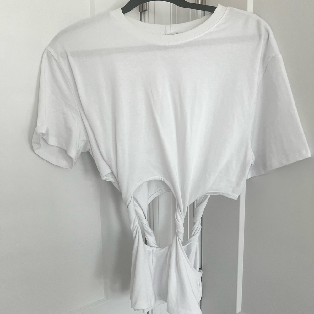 Brand New White Zara top in a size Small…..